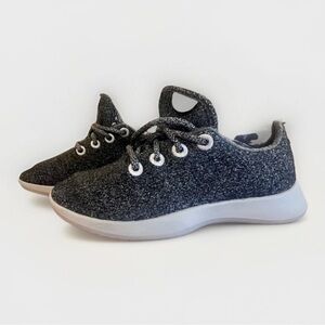 Allbirds Women’s Wool Runners – Charcoal Gray (W7)